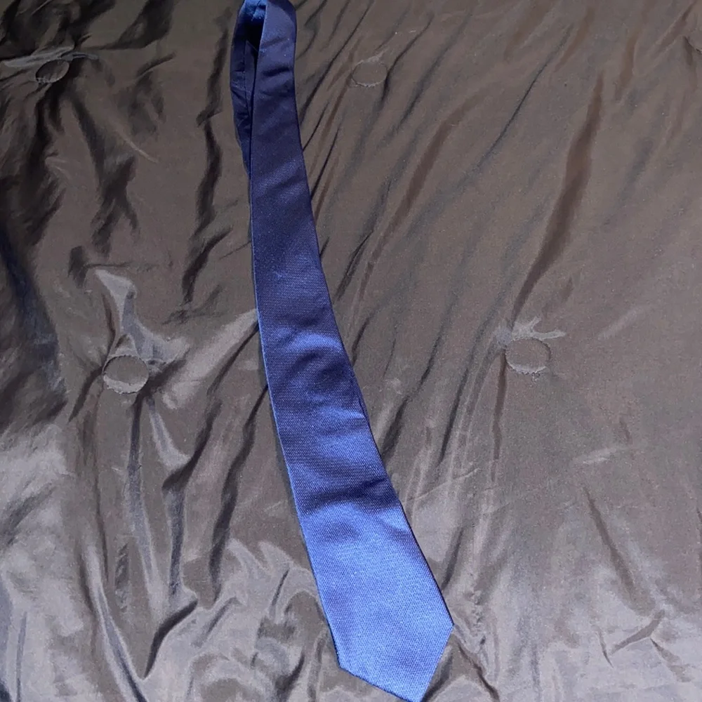 Blue 100% silk Calvin Klein necktie
